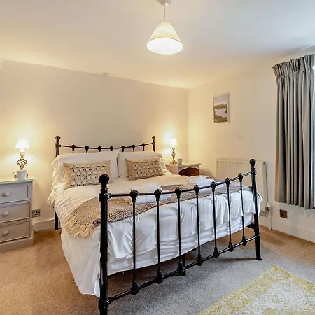 3 Bed In Sz174 Holiday home