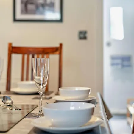 بيت للعطل 3 Bed In Sz174 *